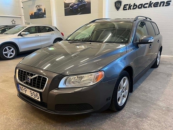 Volvo V70 3 of 5
