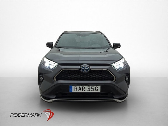 Toyota RAV4 Plug-in Hybrid 2 of 5
