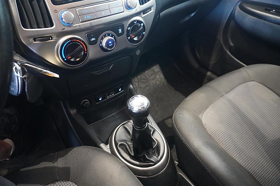 Hyundai i20 8 of 10