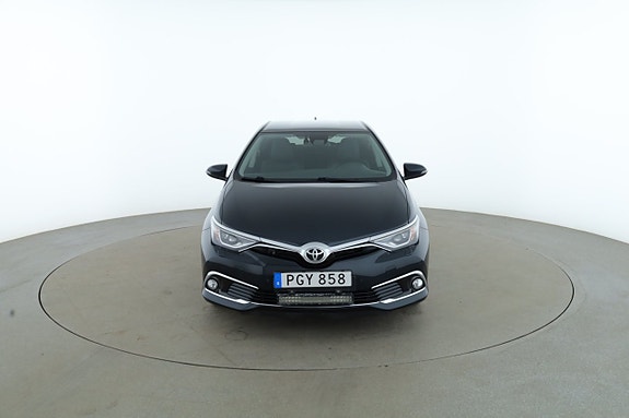 Toyota Auris 8 of 30