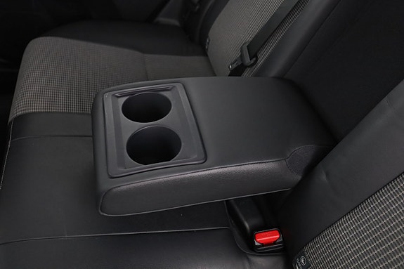 Toyota Auris 26 of 30