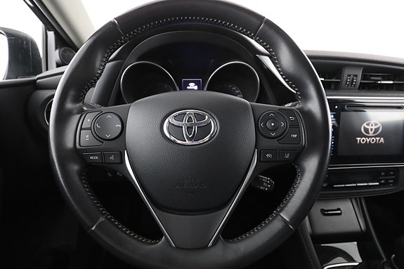 Toyota Auris 18 of 30
