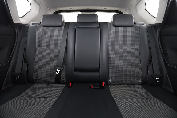 Toyota Auris 15 of 30