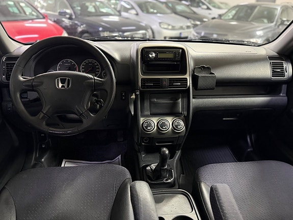 Honda CR-V 10 of 16