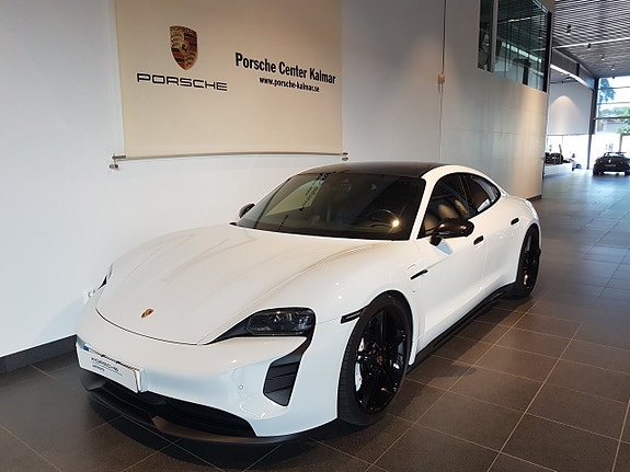 Porsche Taycan 4S 2 of 5