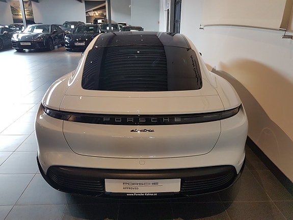 Porsche Taycan 4S 5 of 5