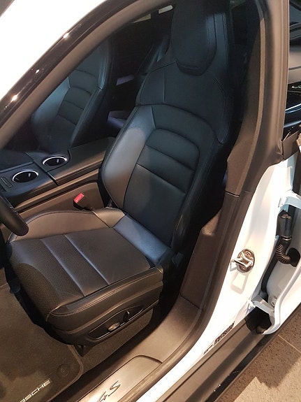 Porsche Taycan 4S 9 of 11