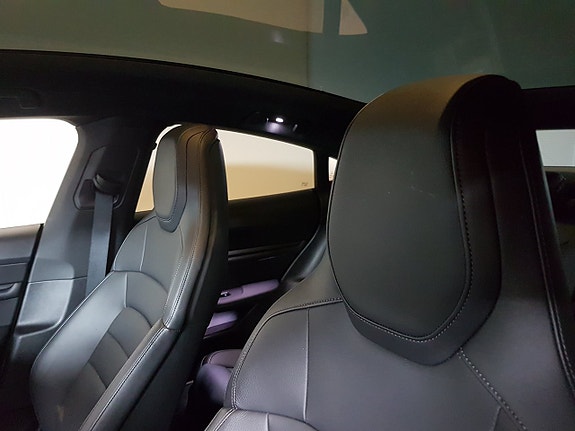 Porsche Taycan 4S 10 of 11