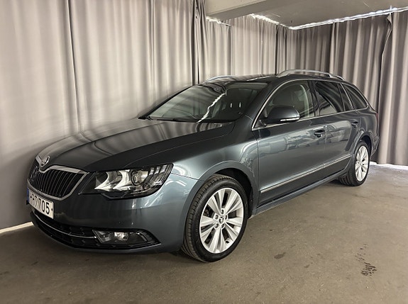 Skoda Superb 2 of 5