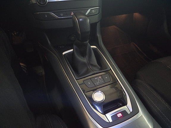 Peugeot 308 SW 13 of 19