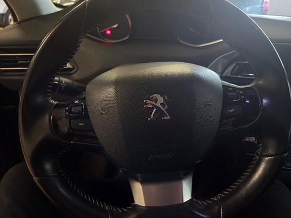 Peugeot 308 SW 14 of 19