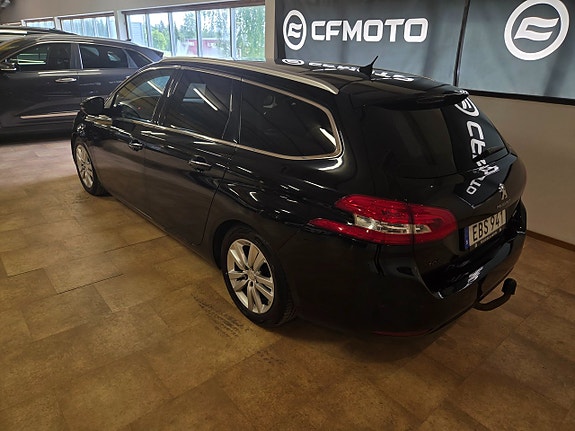 Peugeot 308 SW 5 of 5