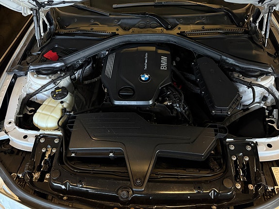 BMW 318d 9 of 16
