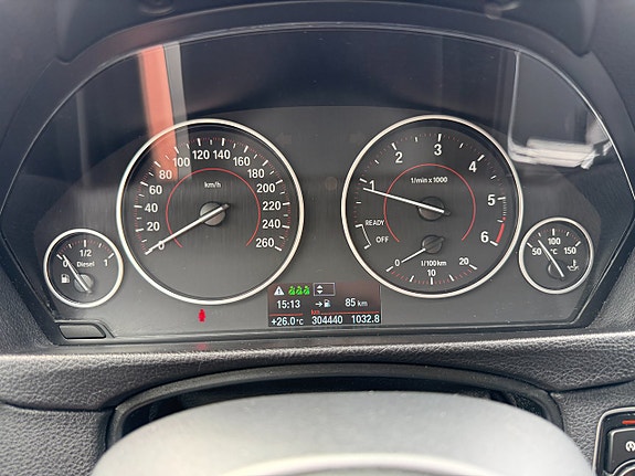 BMW 318d 15 of 16