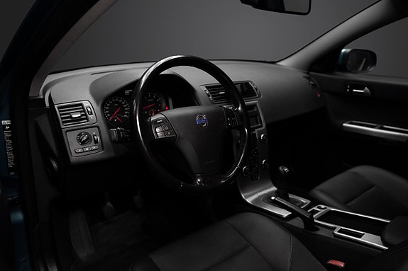 Volvo V50 8 of 16