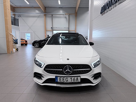 Mercedes-Benz A200 2 of 5