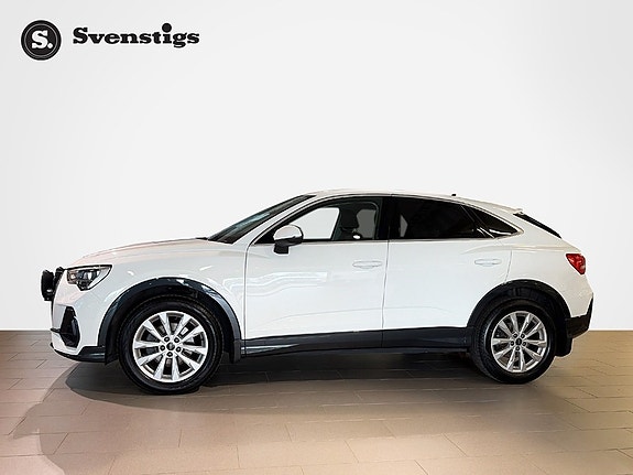 Audi Q3 2 of 5