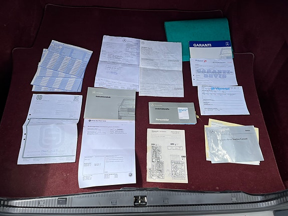 Mercedes-Benz 300 CE 16 of 16
