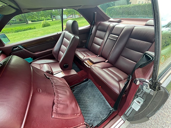 Mercedes-Benz 300 CE 11 of 16
