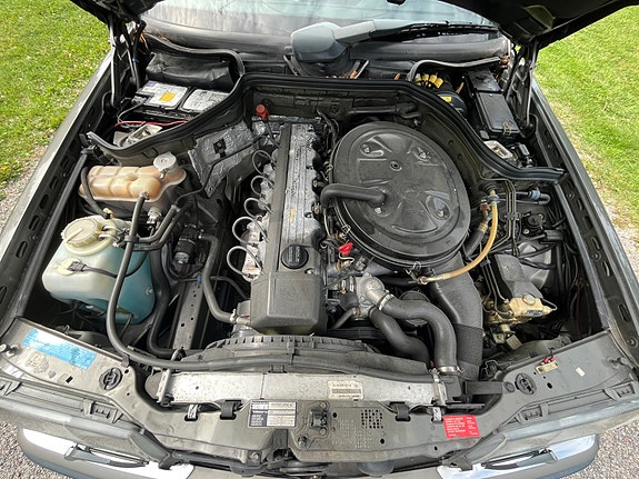 Mercedes-Benz 300 CE 14 of 16