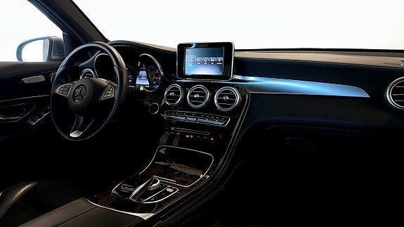 Mercedes-Benz GLC250 d 3 of 5