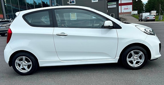 Kia Picanto 3 of 5