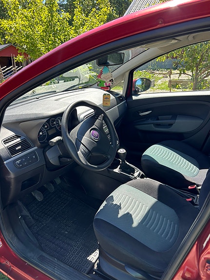 Fiat Grande Punto 3 of 4