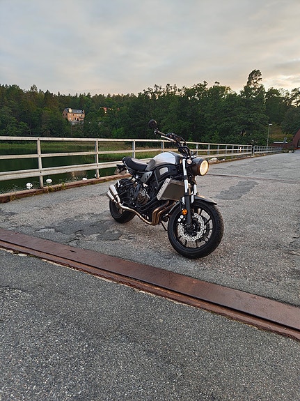 Yamaha XSR700 2 of 5
