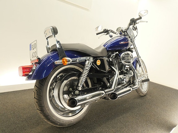 Harley-Davidson XL1200c Sportster Custom 3 of 5