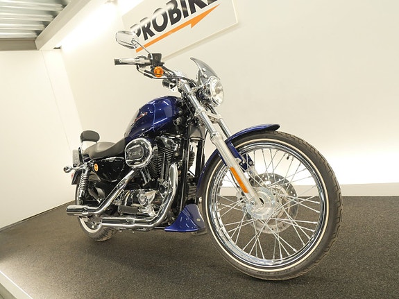 Harley-Davidson XL1200c Sportster Custom 2 of 5