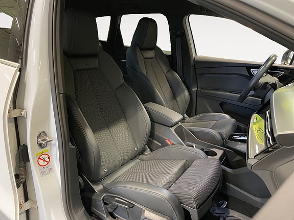 Audi Q4 e-tron 15 of 22