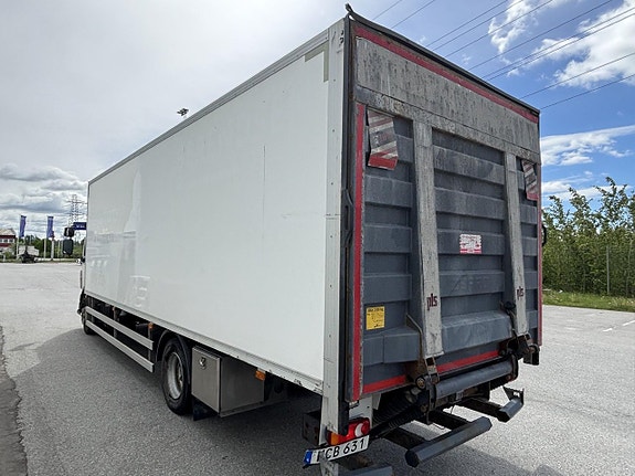 Volvo FL 4x2 Skåpbil 2 of 11