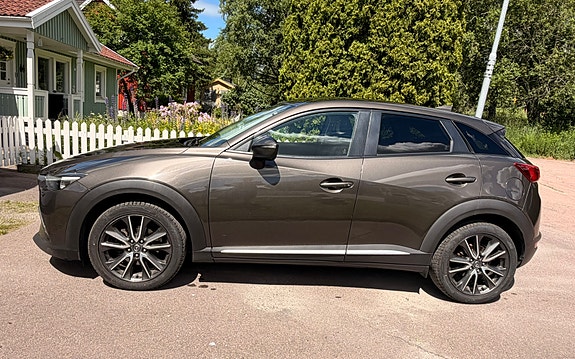 Mazda CX-3 2 of 5