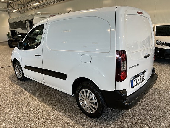 Peugeot Partner 2 of 5