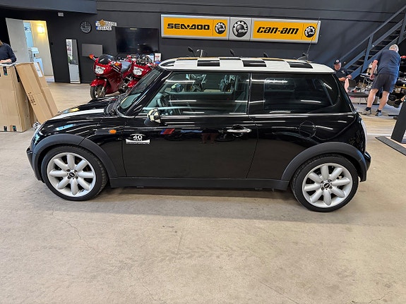 MINI Cooper 5 of 5
