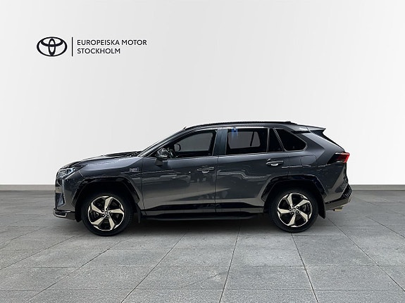 Toyota RAV4 3 of 12