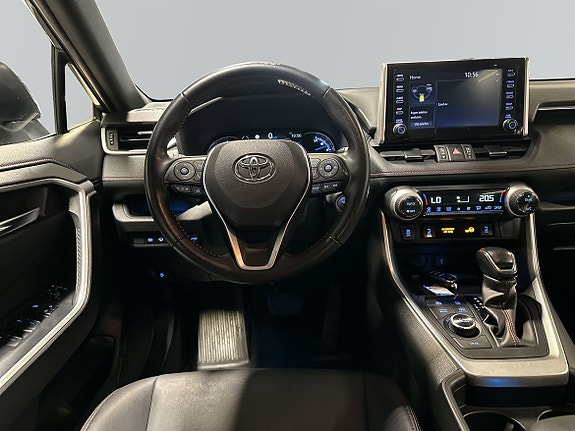 Toyota RAV4 9 of 12
