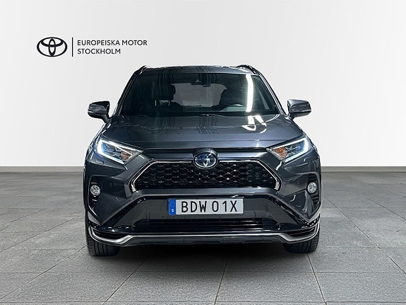 Toyota RAV4 5 of 12