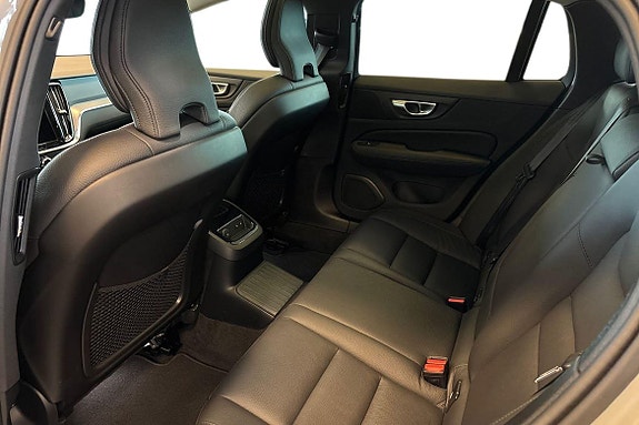 Volvo V60 13 of 21