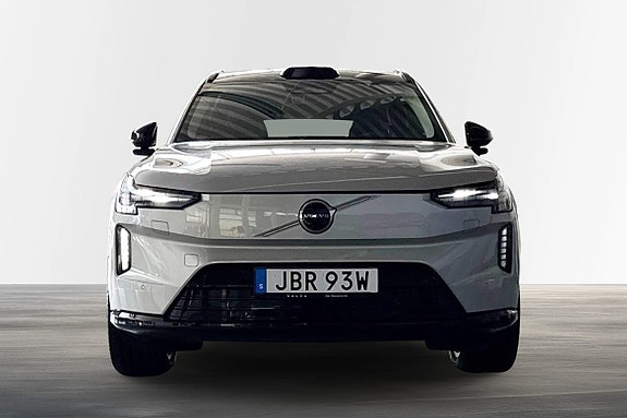 Volvo EX90 2 of 5