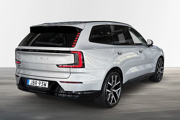 Volvo EX90 3 of 5