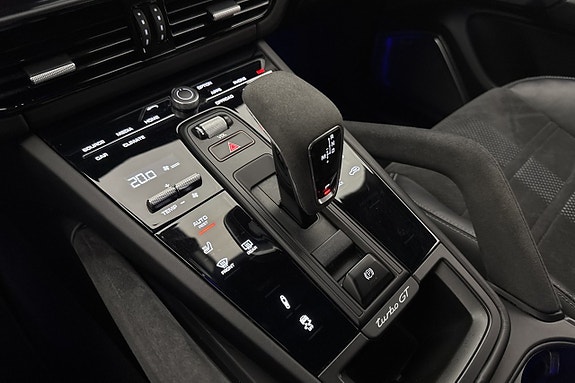 Porsche Cayenne Turbo GT 20 of 30