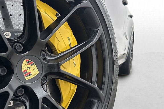 Porsche Cayenne Turbo GT 9 of 30