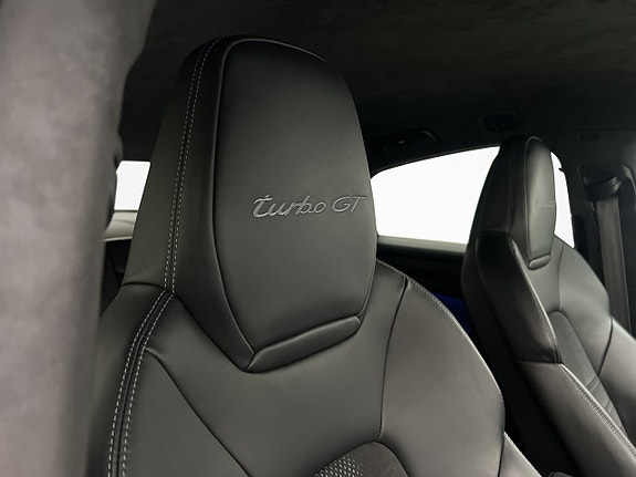 Porsche Cayenne Turbo GT 23 of 30
