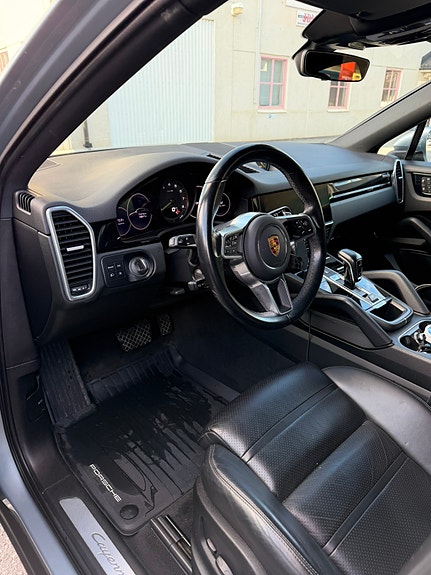 Porsche Cayenne Coupe 3 of 5