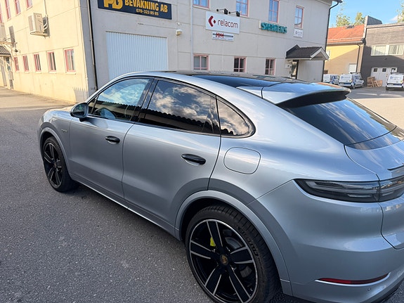 Porsche Cayenne Coupe 4 of 5
