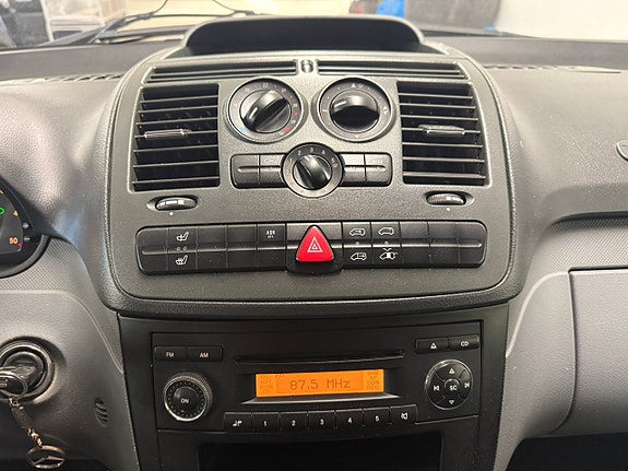 Mercedes-Benz Vito 120 21 of 23