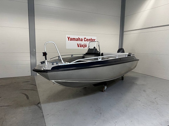 Buster L Yamaha F50HK *Nyservad* Välskött 3 of 10