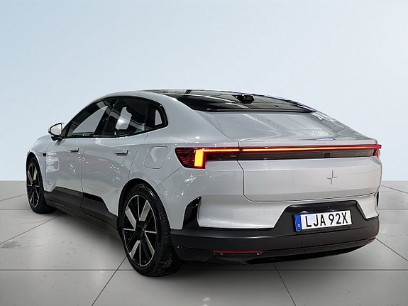 Polestar 4 5 of 5