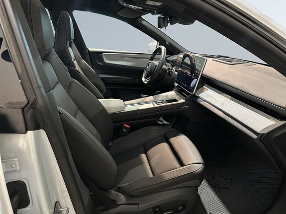 Polestar 4 10 of 24